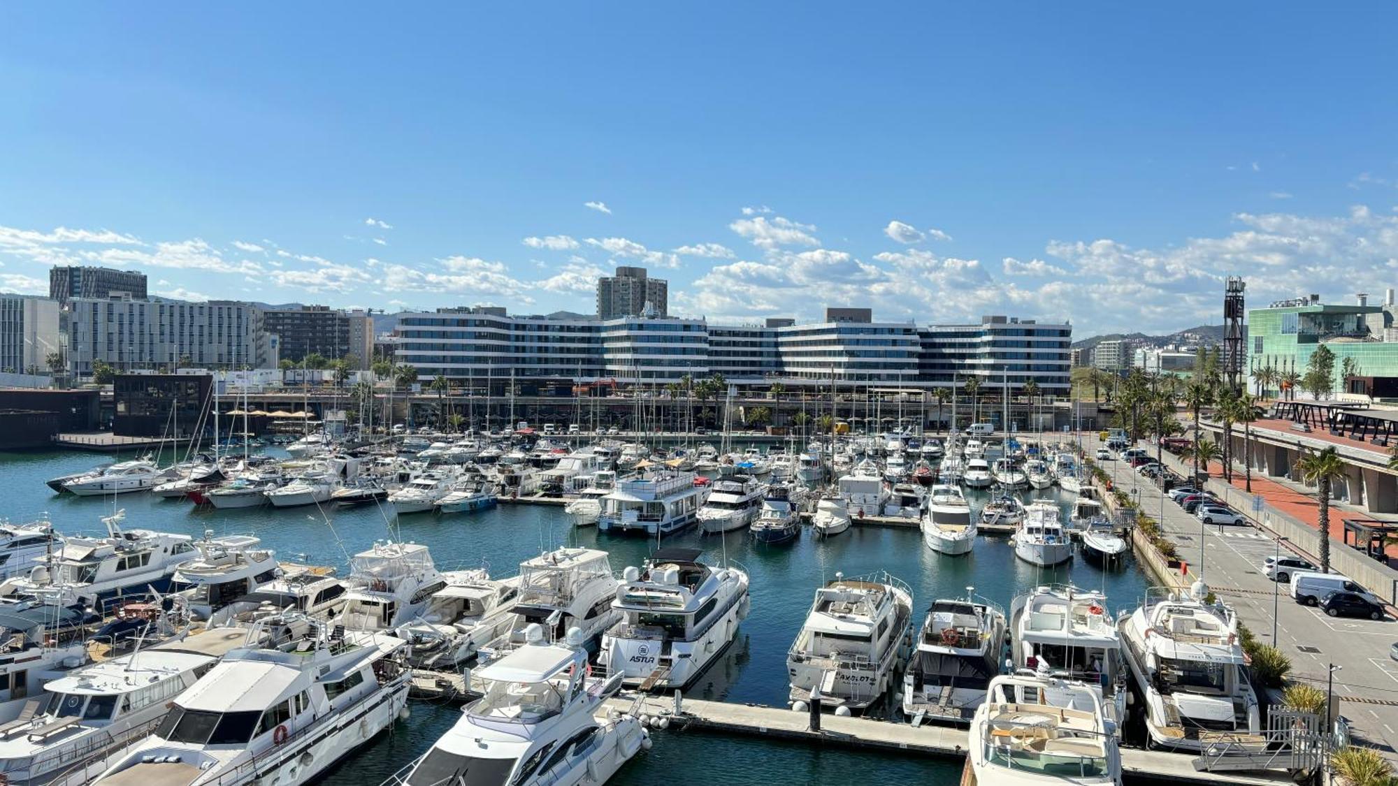 Torre Forum Apartment Sant Adria de Besos Exterior photo